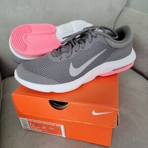 Nike Air Max Advantage